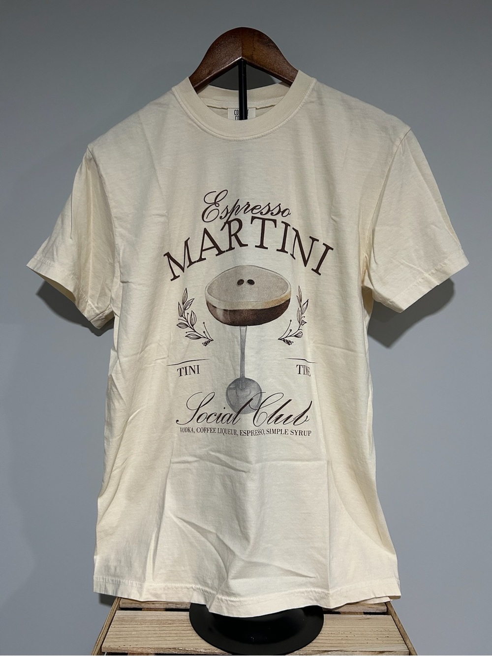 NWOT Unisex Espresso Martini Social Club Graphic Tee - Cream